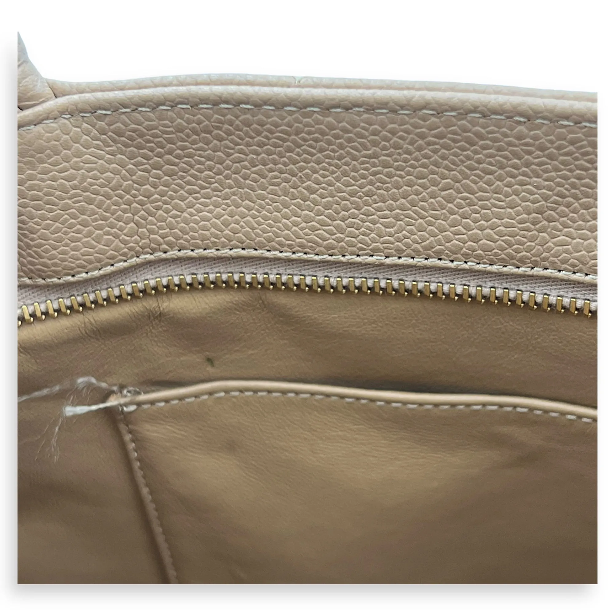 Medallion Tote Bag Beige in Caviar Leather, Gold hardware